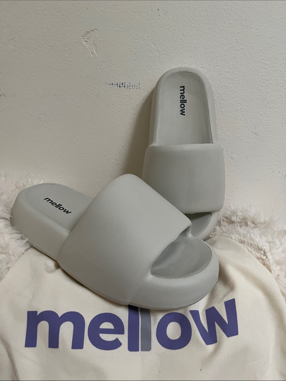 Mellow Women's Light Gray Slide Sandals - Cushioned Open-Toe Slides